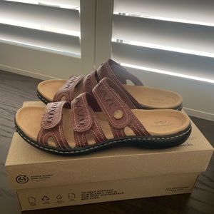 Clarks Ultimate Comfort Shoes Size 8.5